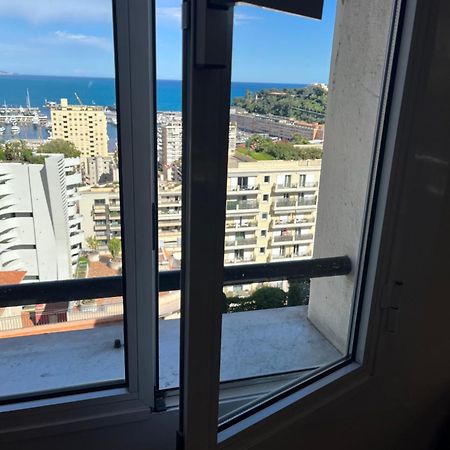 Plein Coeur De Monaco, A 300 Metres A Pied Du Port De Monaco, 4 Pieces Dans Des Escaliers Vue Mer Exceptionnelle Luaran gambar
